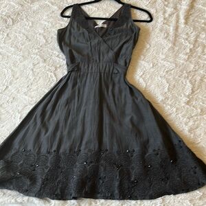 Tag Somerset Bay Back/Front V-Neck Embroidered/Beaded Dress Size Smalll